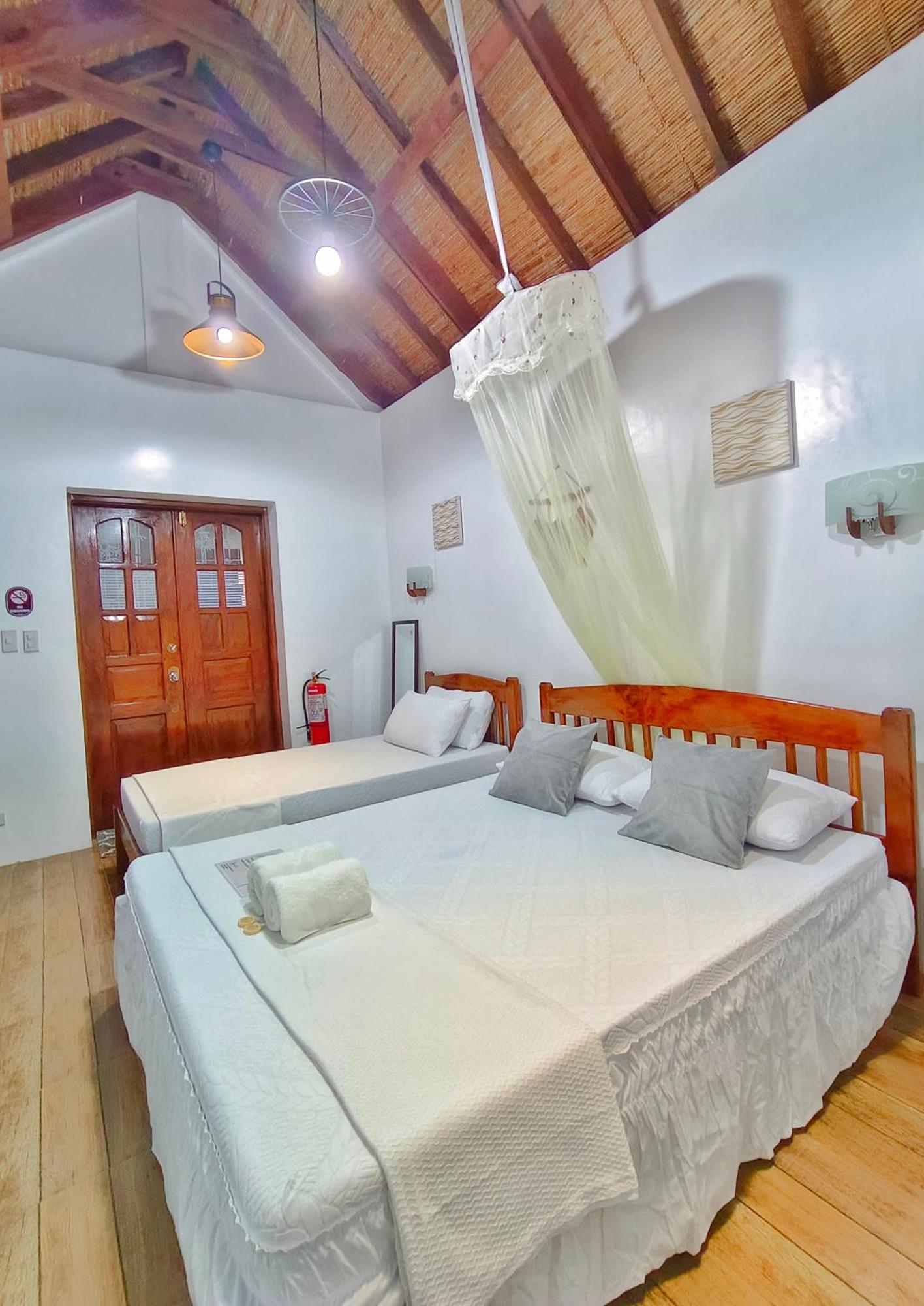 Batanes Cabin Basco Exterior photo